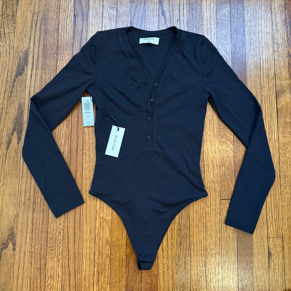 Aritzia Babaton Countour Henley Bodysuit NWT - Picture 2 of 6
